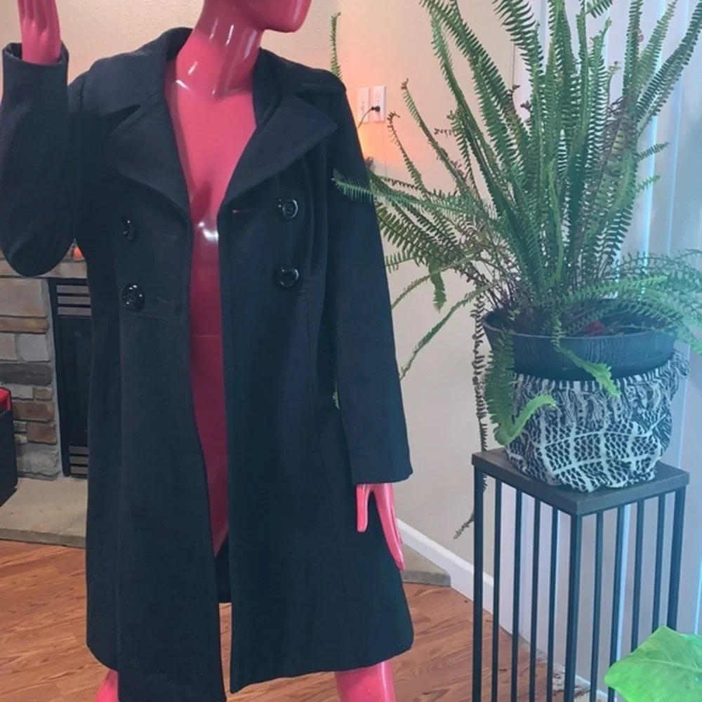 Guess Coat - Picture 1 of 14
